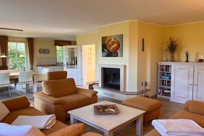 Smart TV, fireplace - Dünenhaus in Dierhagen (Dierhagen)