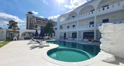 Luxe Double Getaway | Beachside Bliss