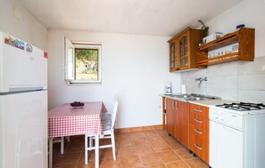 Kühlschrank, Kochgeschirr/Geschirr/Besteck