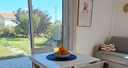 Studio confortable dans un jardin au calme