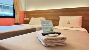 1 bedroom, desk, WiFi, bed sheets