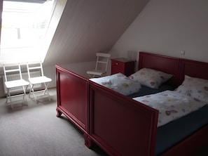 2 bedrooms, WiFi, bed sheets