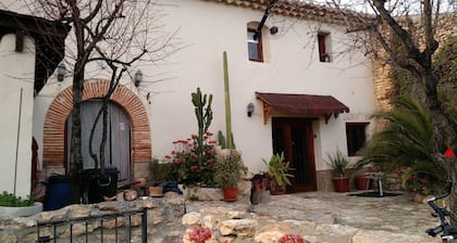 Rural house, silence and rest, you are in the countryside and 16 km from the city center.