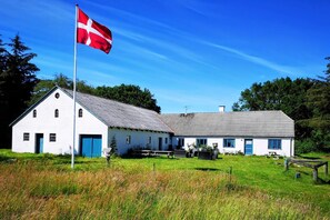 Exterior - Bolig med plads til hele famillien (Frøstrup)