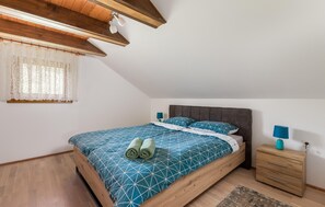 1 bedroom, free WiFi, bed sheets