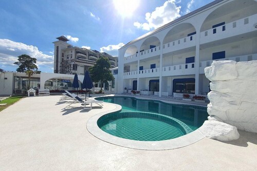 Deluxe Seaview Double | Luxury by the Shore