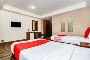 1 bedroom, desk, free WiFi, bed sheets