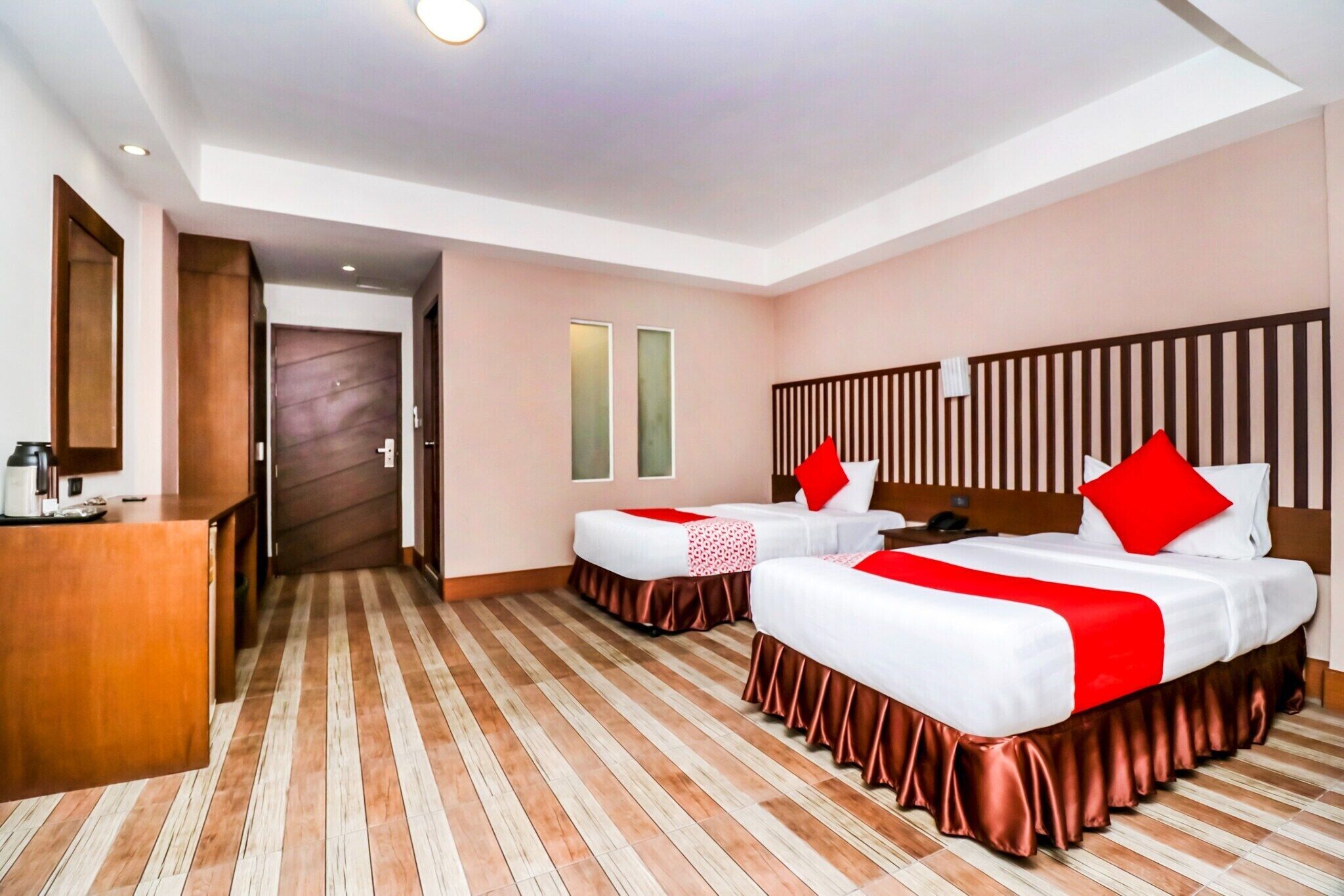 1 bedroom, desk, free WiFi, bed sheets