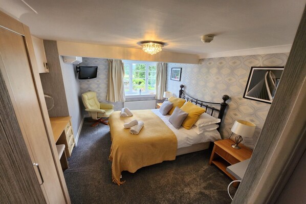 1 bedroom, desk, iron/ironing board, free WiFi - Lavendar House | Standard Double (Ashburton)