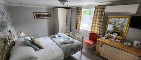 1 bedroom, desk, iron/ironing board, free WiFi