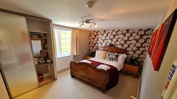 1 bedroom, iron/ironing board, internet