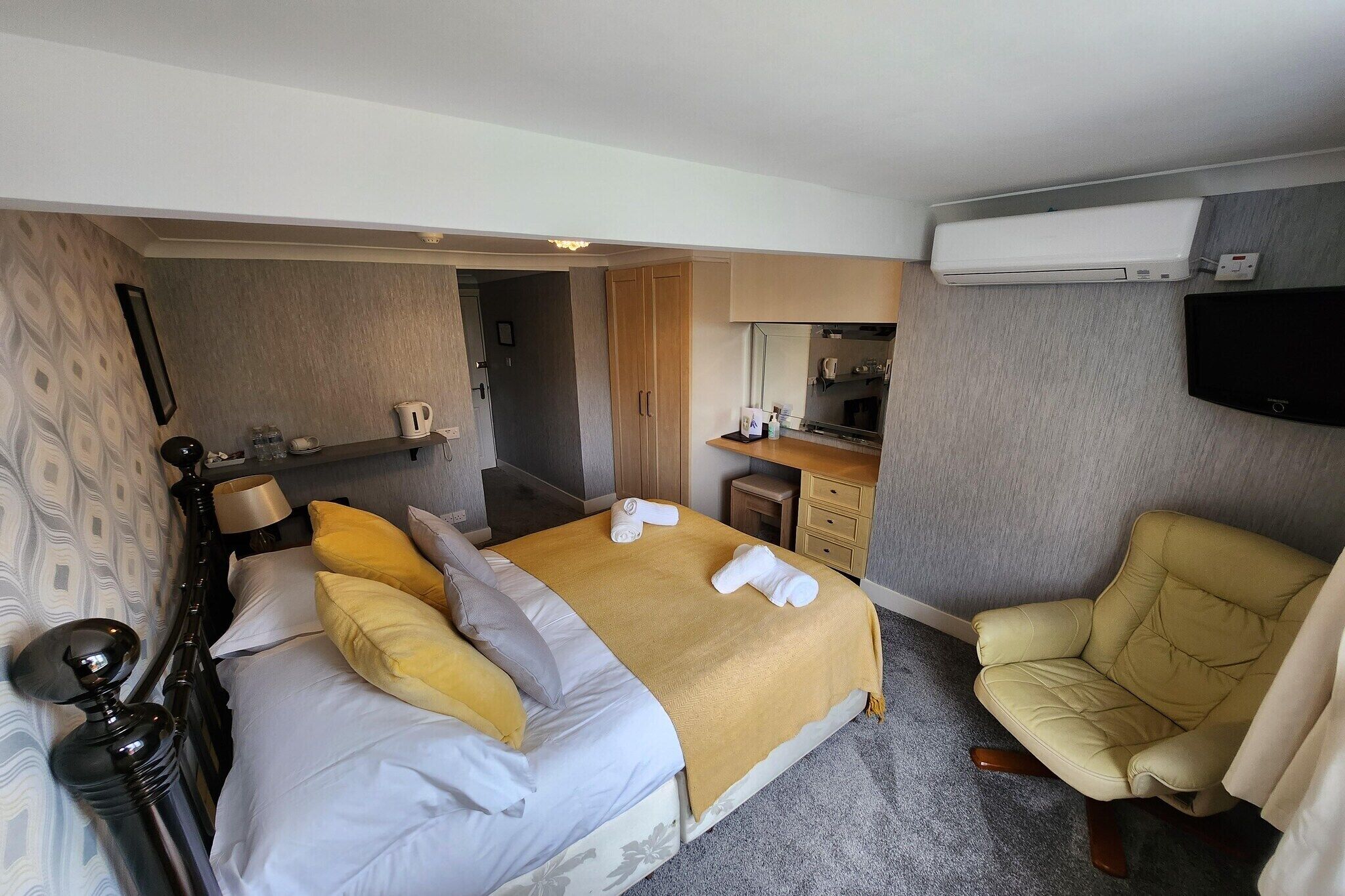 1 bedroom, desk, iron/ironing board, free WiFi