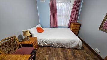 1 bedroom, desk, iron/ironing board, free WiFi