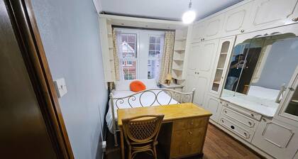 Belvilla Russel Court Hotel | Standard Triple