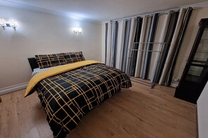 1 chambre, bureau, fer et planche à repasser, Wi-Fi gratuit