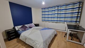 1 soveværelse, skrivebord, strygejern/strygebræt, gratis Wi-Fi