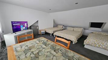 1 bedroom, desk, iron/ironing board, free WiFi