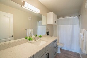 淋浴设施、吹风机