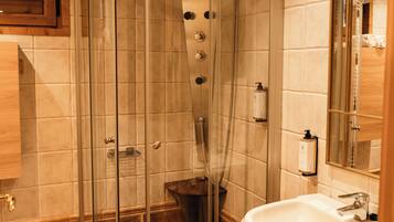 Towels, soap, shampoo, toilet paper