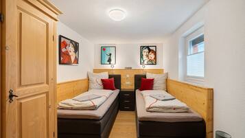 1 Schlafzimmer, BĂŒgeleisen/BĂŒgelbrett, WLAN, BettwĂ€sche