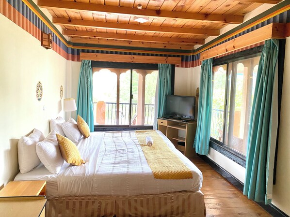 Superior Room | Premium bedding, desk, bed sheets - Sinchula Villa (Paro)