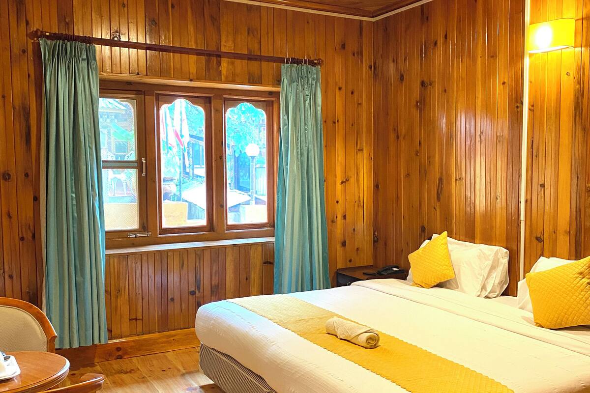 Deluxe-Zimmer | Hochwertige Bettwaren, Schreibtisch, Bettwäsche