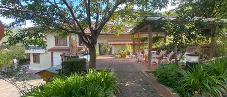 Fachada de la propiedad