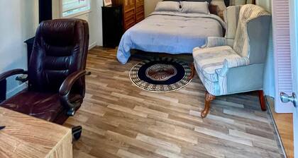 Luxury Apartment with A/C and Wi-fi near St Peter & Albany Med Hospital, Albany