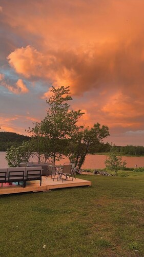 The Tidehouse, Relax with the whole family at this peaceful place to stay.