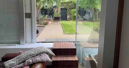 Ranelagh Gorgeous Serene Family Home, Sleeps 8, Parking, Dublin 6.