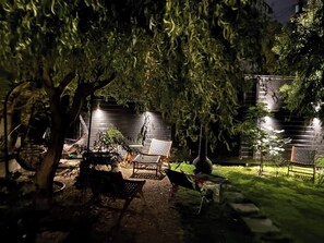 Property grounds - Ranelagh Gorgeous Serene Family Home, Sleeps 8, Parking, Dublin 6. (Dublin 6)