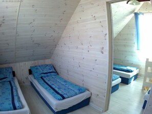 House | 2 bedrooms, individually furnished, iron/ironing board, bed sheets