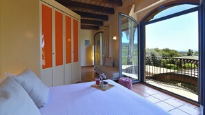 4 chambres, fer et planche à repasser, Wi-Fi, draps fournis