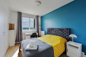 3 bedrooms, iron/ironing board, free WiFi, bed sheets