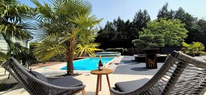 Pool - A la Jolie Campagne - bed and breakfast with breakfast and swimming pool (Lorigné)