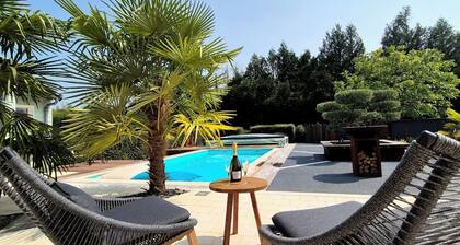 A la Jolie Campagne - bed and breakfast with breakfast and swimming pool