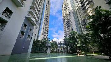 Condo, 1 Bedroom, Accessible, Smoking | Sports court