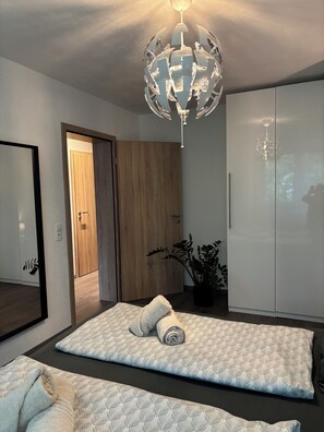 2 bedrooms, iron/ironing board, free WiFi, bed sheets - Apartment, near Europapark, Black Forest & Strasbourg (Renchen)
