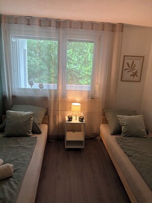 Strykjärn/strykbräda, gratis wi-fi och sängkläder