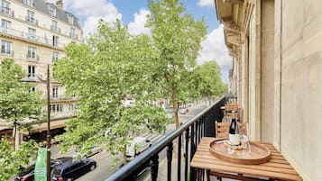 LĂ€genhet | Restaurang utomhus