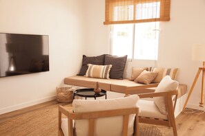 Smart TV, books - Finca La Cañada Santa Pola. -Villas with private swimming pool - Villa 3 bedrooms (SANTA POLA)