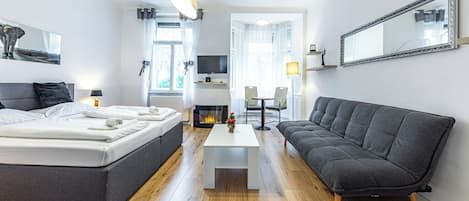 Comfort House, 2 Bedrooms, Balcony, City View