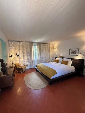 Suite superior, vista al jardín | Ropa de cama de alta calidad y camas con efecto memoria
