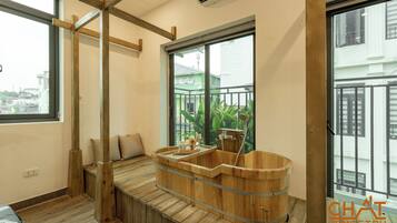 City Apartment, Balcony, City View | Room amenity