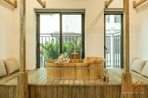 Apartment, Balcony, City View | Bathroom