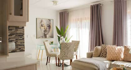 Beautiful 2 bedroom Apartment near Monte Casino