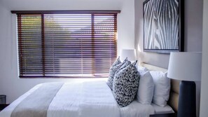 2 bedrooms, iron/ironing board, WiFi, bed sheets - Beautiful 2 bedroom Apartment near Monte Casino (Sandton)