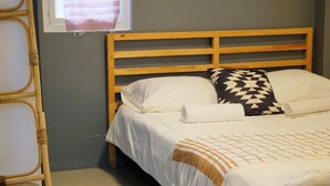 2 soverom, strykejern/-brett, internettilgang og sengetøy