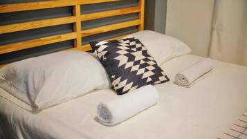 2 bedrooms, iron/ironing board, Internet, bed sheets