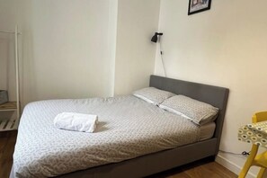 WiFi, bed sheets
